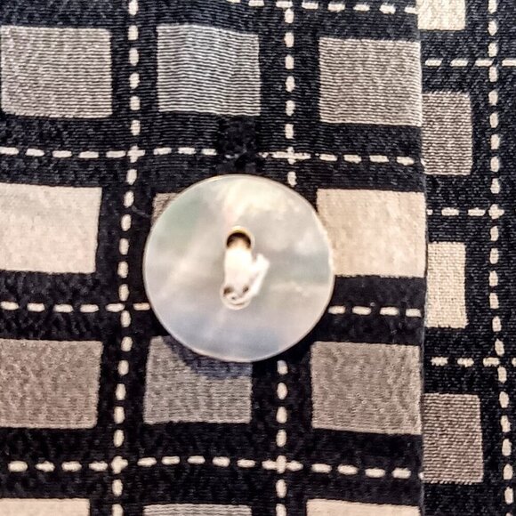 Oliver Perry Grey Geometric Check Print Sleeveless Silk Blouse - Picture 3 of 5